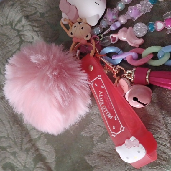 Hello Kitty Large Dangler/Keychain - Picture 3 of 10
